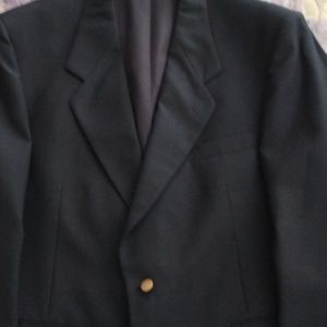 (G) Men navy blue suit large -40